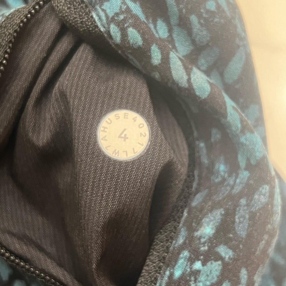 Lululemon Tracker Short, 4”, Size 4. Color Illumi… - image 7